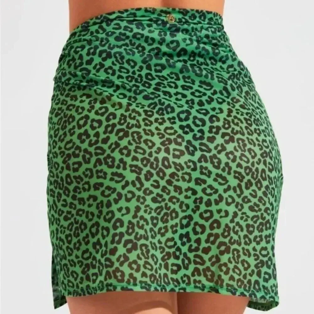 Buffbunny Sail Away Sarong Green Leopard Print M/L NWT - Picture 3 of 15